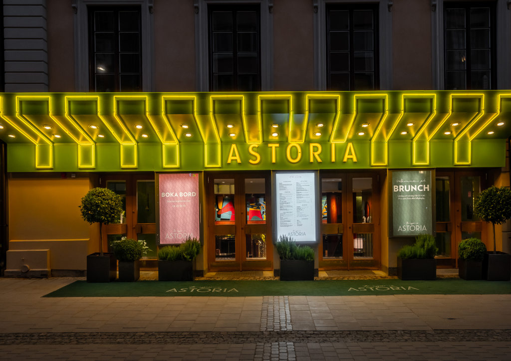 Genelec Brasserie Astoria 2.jpg